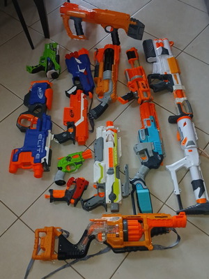 Nerf blaster set, pack of 15 pieces
