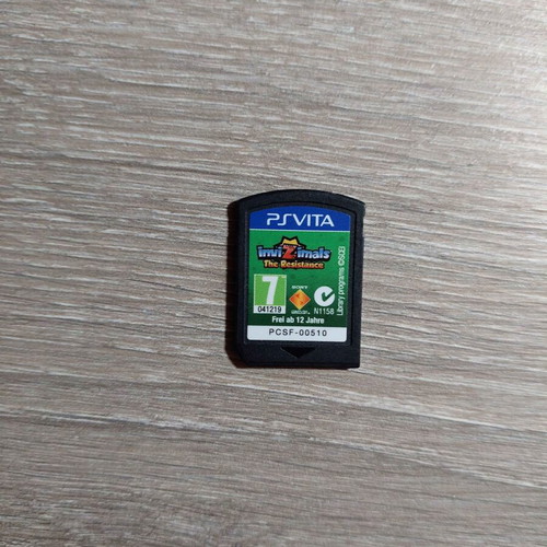 Minecraft PSvita Edition and Invizimals The Resistance like new bundle