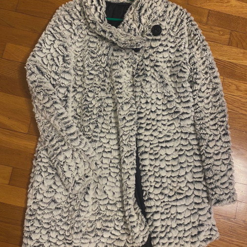 Topshop London faux fur coat new, lightweight, lined, size M