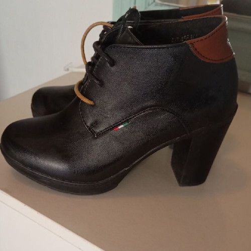 Women’s ankle boots size 37 like new VOi NOi shoes