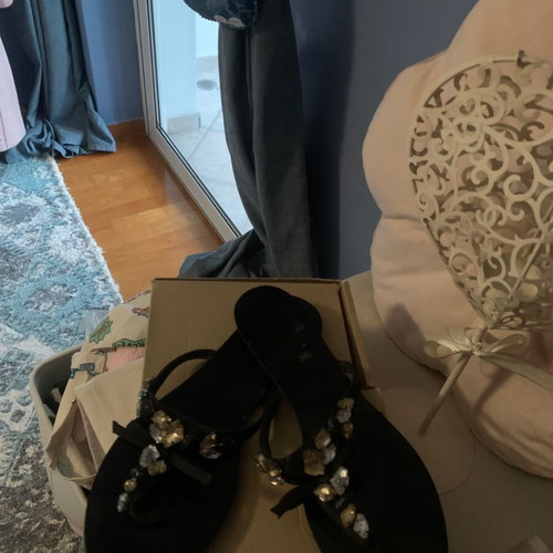 Zara black flat sandals with bows and rhinestones like new