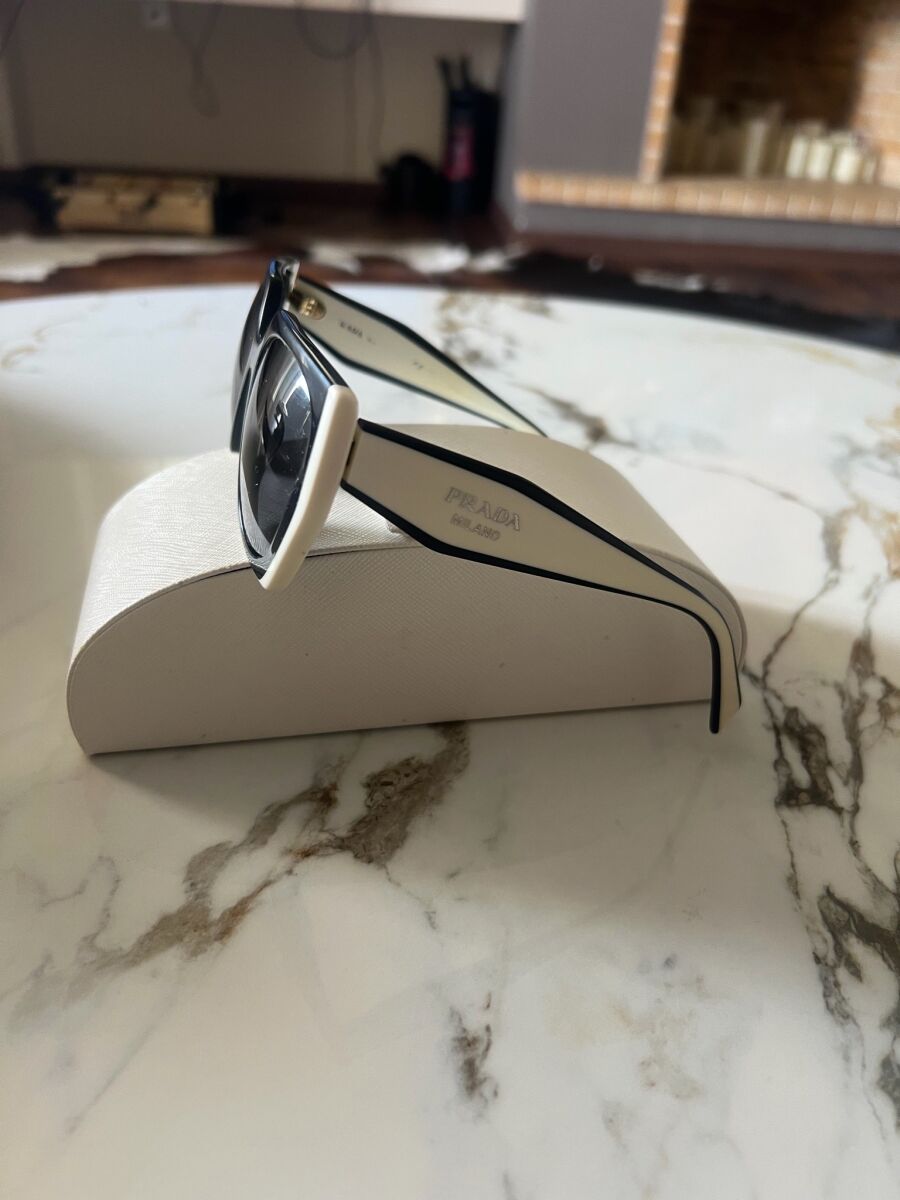 小物 00'S PRADA lic sunglasses Prada sunglasses used, black and white - € 90,00 - Vendora.cy