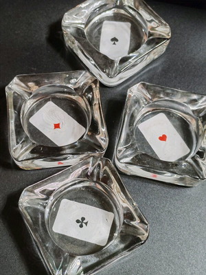 Poker ashtrays set of 4 new, glass
