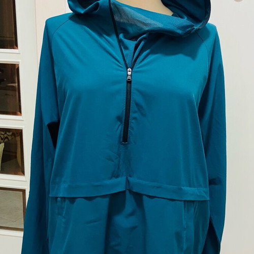 Under Armour women's hooded sweatshirt like new, green, size L