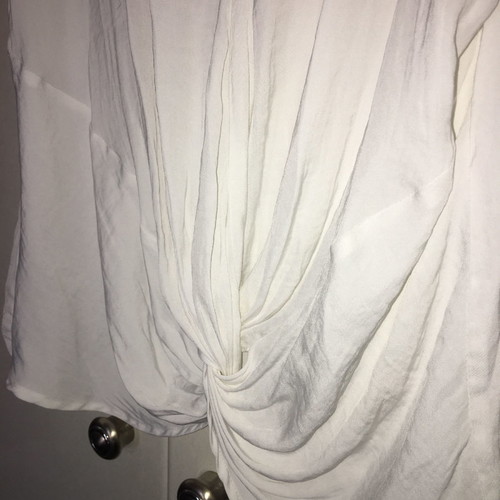 WHITE TOP WITH A KNOT SIZE M