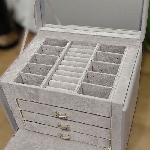 Vlando Jewelry Box new with mirror, 4 levels, velvet lining