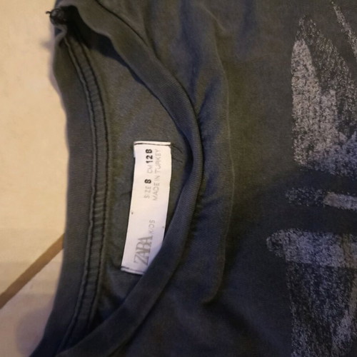 Pack of 4 used short-sleeve t-shirts for 9-year-old boy