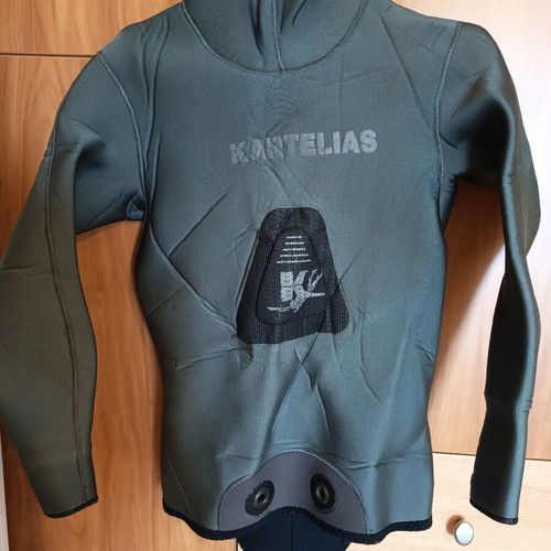 Kartalias 5mm diving suit like new, lycra