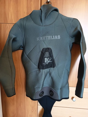Kartalias 5mm diving suit like new, lycra
