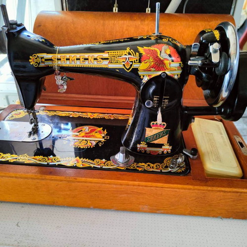 Shmens sewing machine like new, used