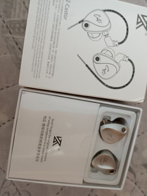 KZ Castor Silver Edition earbuds
