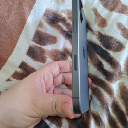 I Phone 17 black, like new, 256GB, 20+ MP camera