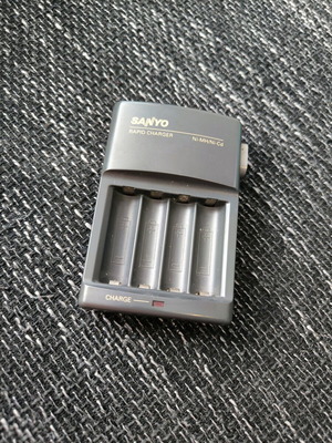 Sanyo NC-LC01EX Ni-MH/Ni-CD φορτιστής μπαταριών μεταχειρισμένος χωρίς καλώδιο