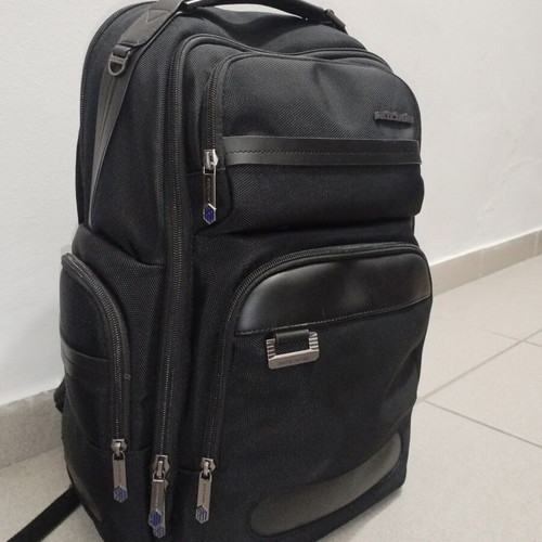 Arctic Hunter backpack for 15.6" laptop like new, black