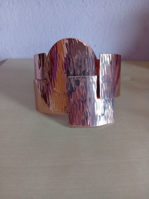 Bracelet copper color new with geometric designs