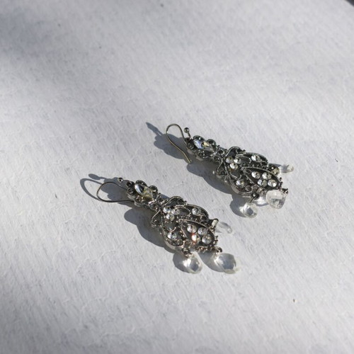 Chandelier earrings with crystals and rhinestones vintage style like new