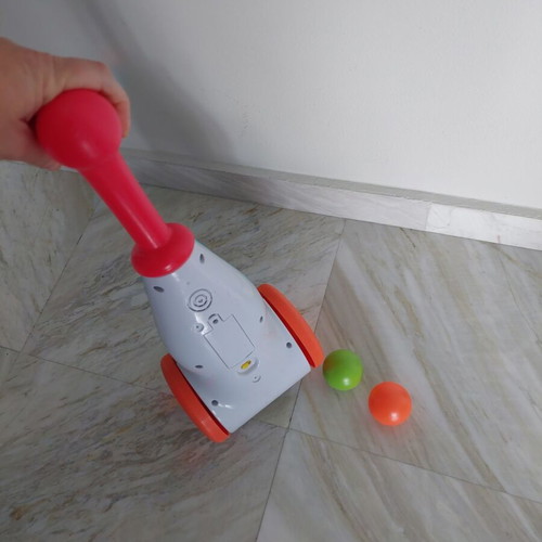 Ball Launcher toy vacuum like new with sounds and 3 colorful balls