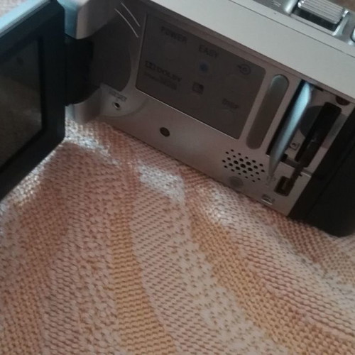 Sony Handycam Dcr-sx30 video camera used with 2GB memory card