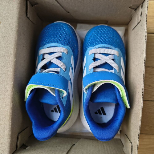 Adidas baby shoes size 21