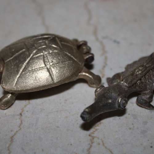African metal precision scale weights, turtle 5.5x4 cm, 1980