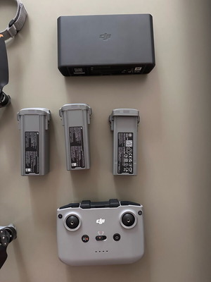 DJI Air 3 Fly More Combo drone like new, excellent condition