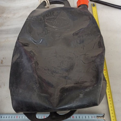 Big box solar shower used 20-liter collapsible water container