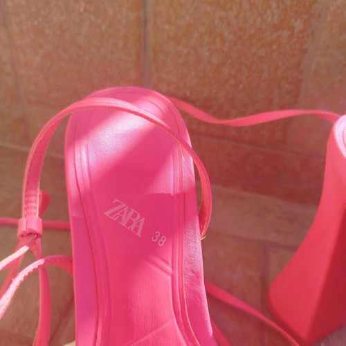 Zara fuchsia platform sandals like new, size 38