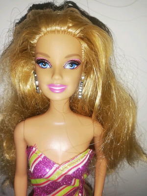 Barbie A perfect Christmas 2011 употребявана кукла без повреди