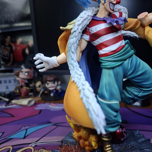 Buggy figure from One Piece anime like new, 26 cm height