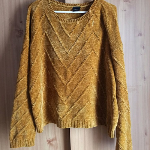 Women's sweater used, mustard color, size XL