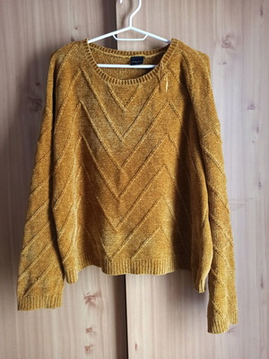 Women's sweater used, mustard color, size XL