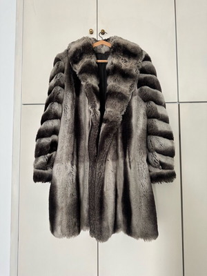 Vintage Faux Fur coat eco-friendly, like new, two-tone size L