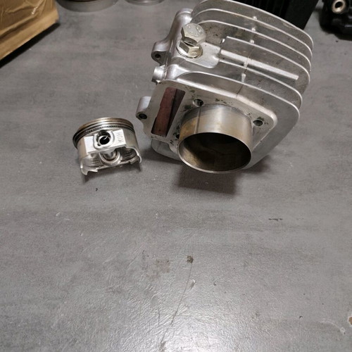 Cylinder piston 56mm red Leo used, six-valve cylinder
