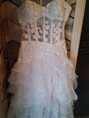Wedding dress new, size M 38 10, white