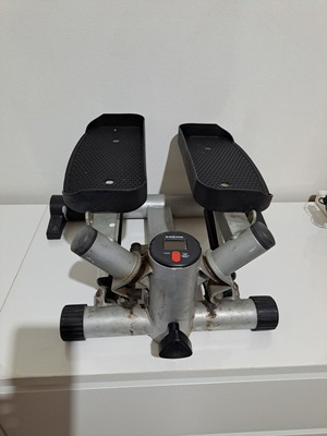 Stepper fitness used with upper resistance bands