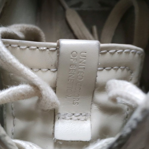 Sneakers United colours of Benetton μεταχειρισμένα, νούμερο 42, κρεμ δέρμα