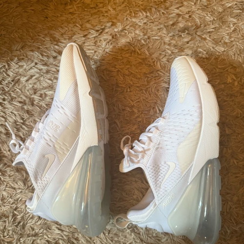 Nike Air Max 270 like new, size 39, white sports shoes
