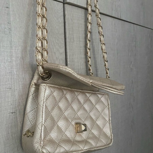 Quilted beige-pearl bag with chain like new