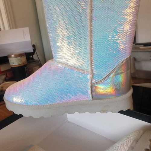Boots new turquoise and silver with fur interior