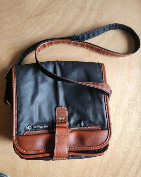 Τσάντα γυναικεία δερμάτινη samsonite