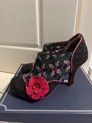 Παπούτσια Ruby shoo μεταχειρισμένα, γκρι, μέγεθος 37 με φθαρμένη φόδρα