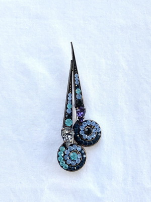 Vintage Art Deco Brooch with Blue and Turquoise Crystals like new
