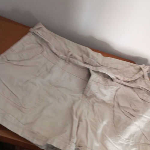 Women's shorts, beige, size XXL with belt and pockets