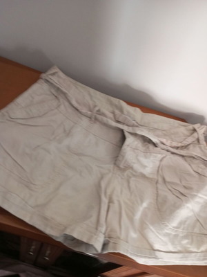 Women's shorts, beige, size XXL with belt and pockets