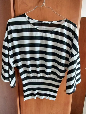 Zara blouse used with wide sleeves, size L
