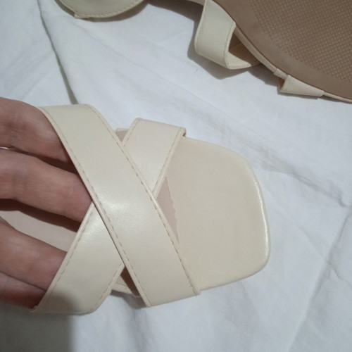 Leather sandals new, beige, size 39