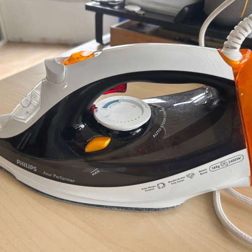 Philips Azur Performer steam iron used 2400W
