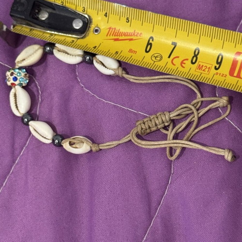 Summer shell bracelet with adjustable macrame cord, new