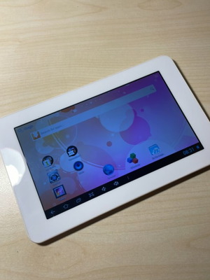 AllView smartphone tablet white with Gorilla Glass and Android One
