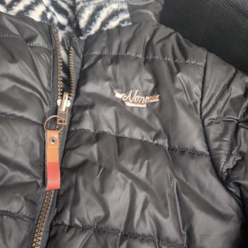 Nono reversible jacket size 110, like new, black and white